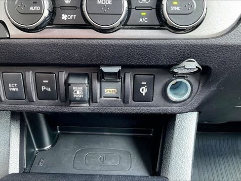 Used 2021 Toyota Tacoma TRD Pro AWD/4WD image 17