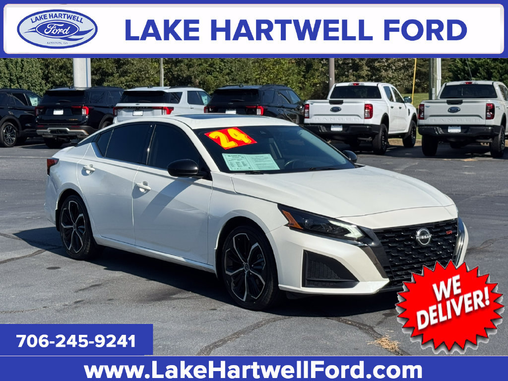 Used 2024 Nissan Altima 2.5 SR w/ SR Premium Package FWD image 1