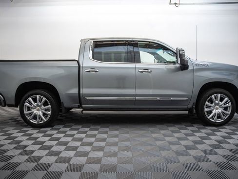 Used 2024 Chevrolet Silverado 1500 High Country w/ High Country Premium Package AWD/4WD image 4