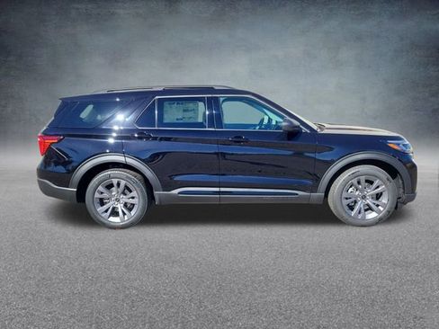 New 2026 Ford Explorer Active image 7