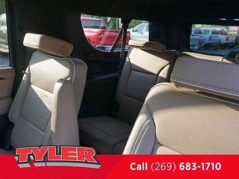 Used 2021 Chevrolet Suburban Premier w/ Premium Package AWD/4WD image 49