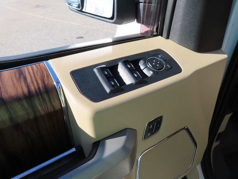 Used 2018 Ford F150 Lariat image 13