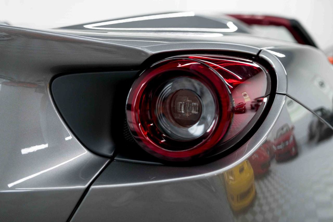 Used 2020 Ferrari Portofino RWD image 40