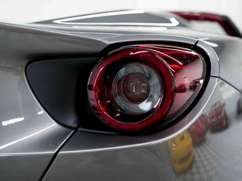 Used 2020 Ferrari Portofino RWD image 40