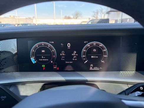 New 2026 Volkswagen Tiguan SE R-Line AWD/4WD image 14