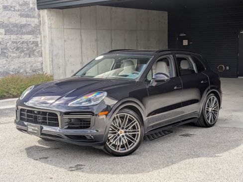 Certified 2023 Porsche Cayenne Turbo AWD/4WD image 1