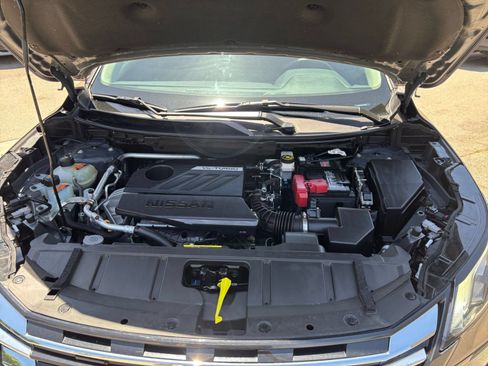 Used 2025 Nissan Rogue SV FWD image 34