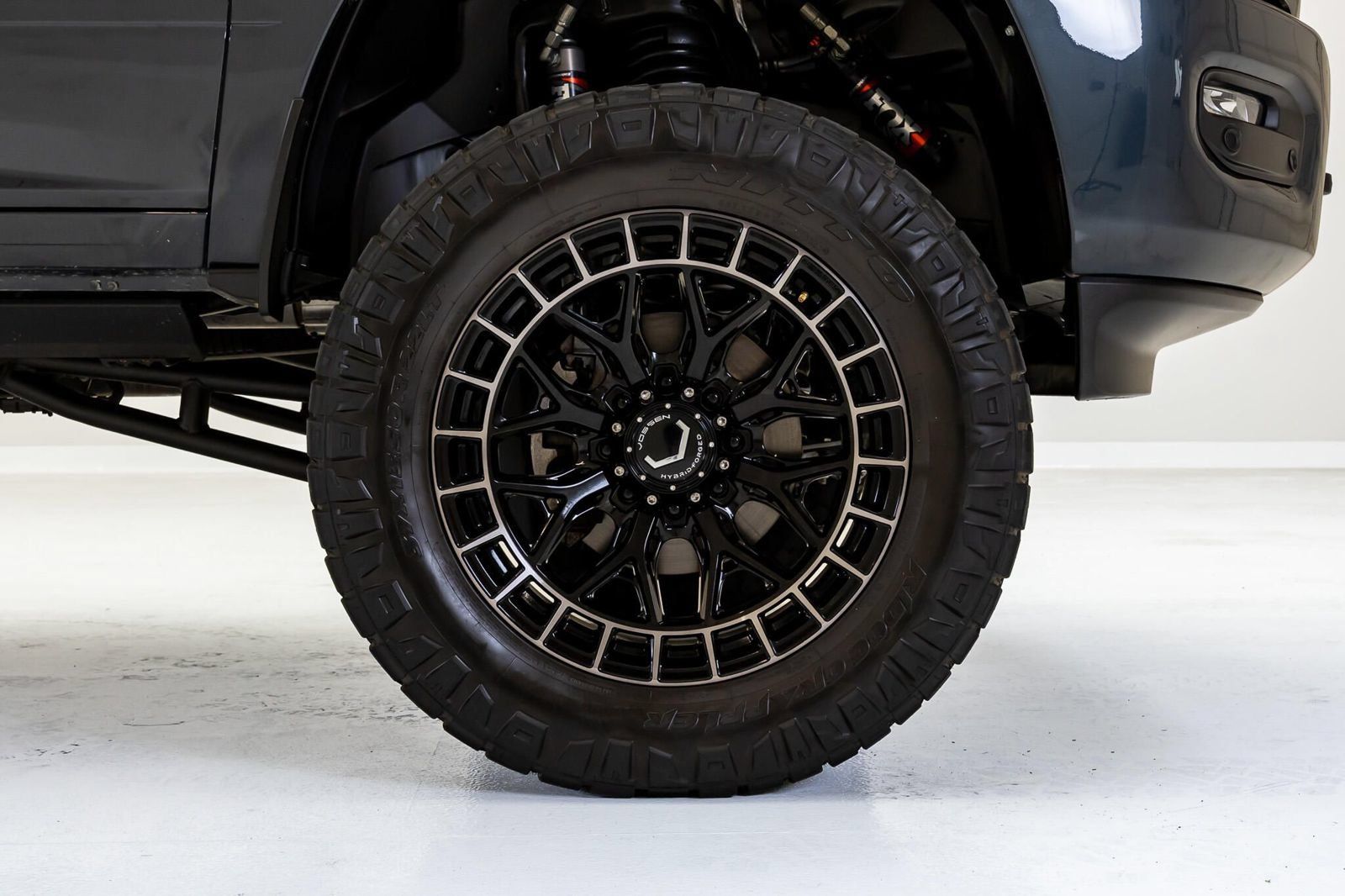 Used 2025 RAM 2500 Laramie w/ Night Edition AWD/4WD image 11