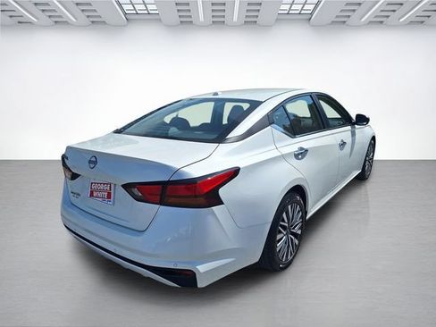 Used 2025 Nissan Altima 2.5 SV FWD image 4