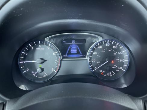 Used 2017 Nissan Altima 2.5 SR w/ LED Appearance Package image 17