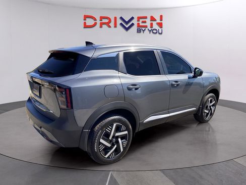 New 2026 Nissan Kicks SV w/ Illumination Package image 5