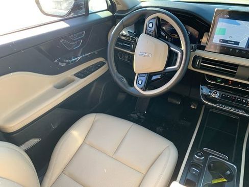 Used 2025 Lincoln Corsair AWD w/ Equipment Group 101A image 22