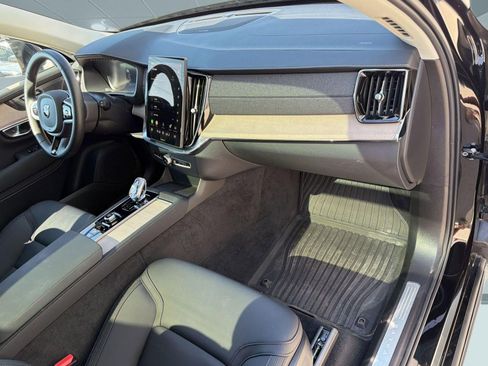 Used 2025 Volvo XC90 B5 Plus w/ Protection Package Premier AWD/4WD image 31