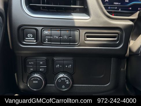 Used 2024 Chevrolet Suburban LT AWD/4WD image 27