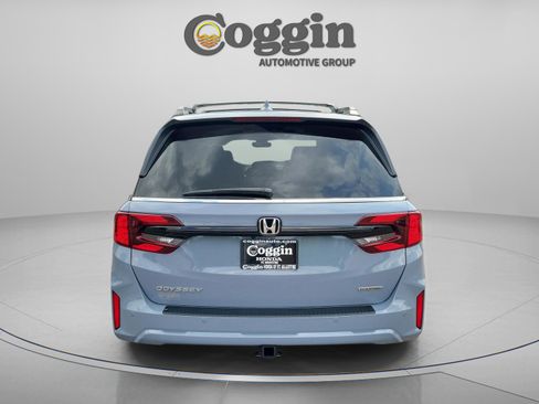 New 2026 Honda Odyssey Touring image 4