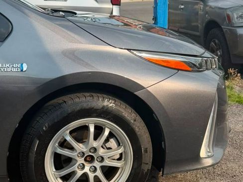 Used 2017 Toyota Prius Prime Plus w/ Carpet Mat Package FWD image 31