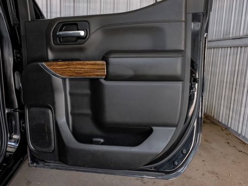 Used 2019 Chevrolet Silverado 1500 High Country w/ Z71 Off-Road Package AWD/4WD image 47