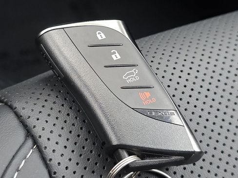 Used 2024 Lexus GX 550 w/ Accessory Package (Z1) image 33