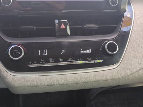 Used 2020 Toyota Corolla LE image 20