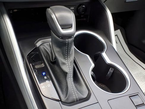 Certified 2023 Toyota Highlander L image 20