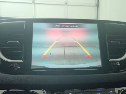 New 2026 Chrysler Voyager LX image 24