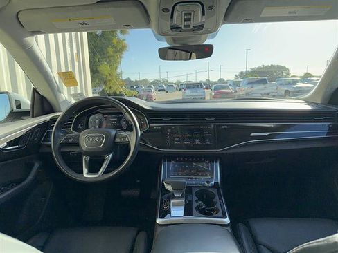 Used 2019 Audi Q8 Prestige AWD/4WD image 3
