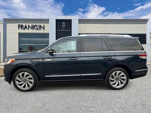 Certified 2024 Lincoln Navigator Reserve AWD/4WD image 4