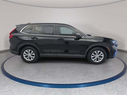 Used 2023 Honda CR-V LX image 4
