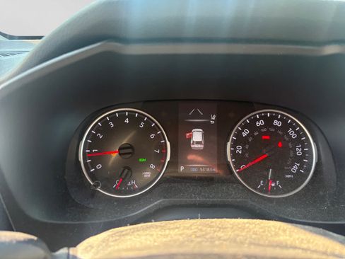 Used 2020 Toyota RAV4 LE AWD/4WD image 10