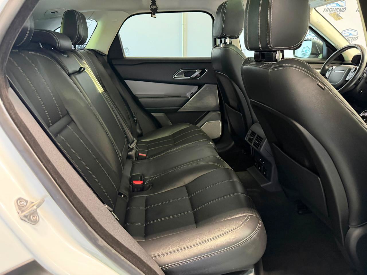 Used 2018 Land Rover Range Rover Velar S AWD/4WD image 25