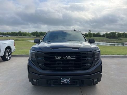 Used 2023 GMC Sierra 1500 Elevation w/ LPO, Elevation Black Package image 2