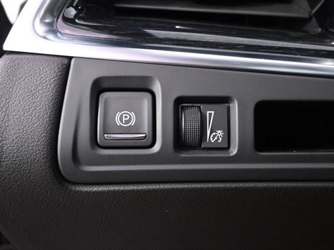 Used 2025 Cadillac XT5 Premium Luxury AWD/4WD image 24
