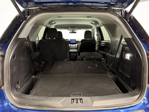 Used 2020 Ford Explorer XLT w/ Comfort Package image 31