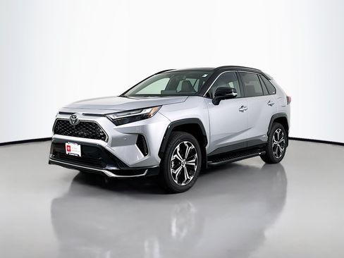Certified 2025 Toyota RAV4 XSE w/ Premium Package AWD/4WD image 3
