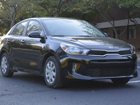 Used 2021 Kia Rio LX image 3