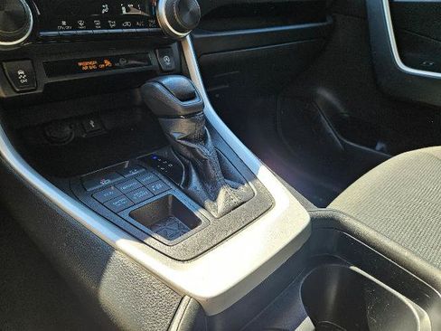 Used 2021 Toyota RAV4 LE w/ Carpet Mat Package (TMS) AWD/4WD image 21