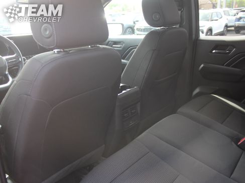 Used 2023 Chevrolet Colorado LT w/ LT Convenience Package II AWD/4WD image 19