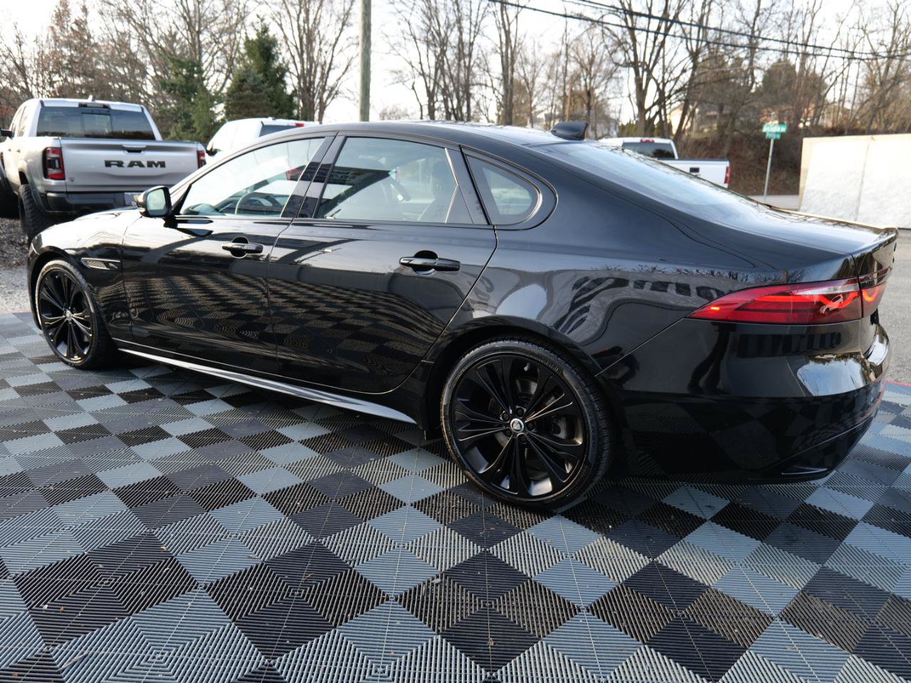 Used 2024 Jaguar XF R-Dynamic SE AWD/4WD image 71