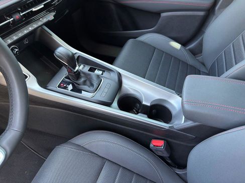 Used 2024 Dodge Hornet GT w/ GT Blacktop Package image 38