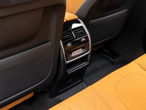 Used 2023 BMW X6 xDrive40i w/ M Sport Package image 17