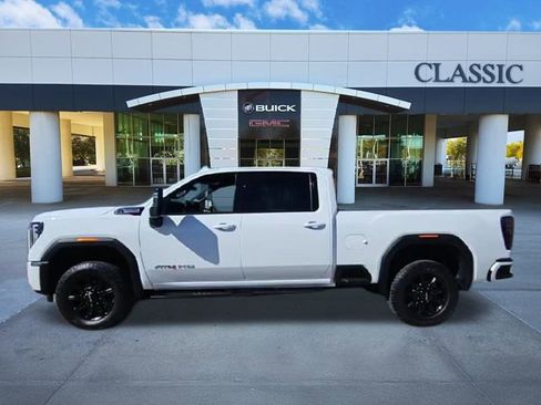 Used 2025 GMC Sierra 2500 AT4 image 5