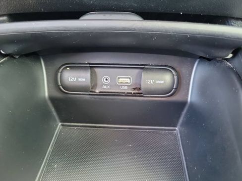 Used 2020 Kia Sorento L FWD image 32