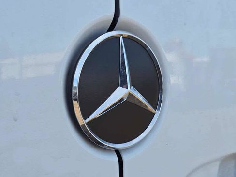 Used 2025 Mercedes-Benz Sprinter 2500 image 20