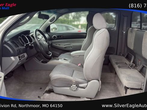 Used 2006 Toyota Tacoma 4x4 Access Cab V6 w/ TRD Sport Pkg #1 image 9