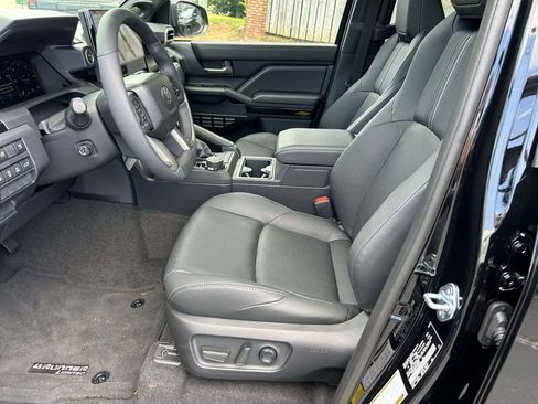 New 2026 Toyota 4Runner Limited AWD/4WD image 15