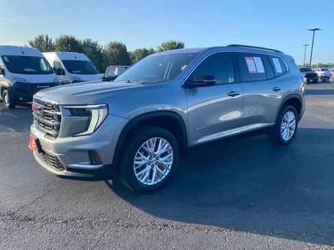 Used 2024 GMC Acadia Elevation w/ Luxury Package FWD image 3