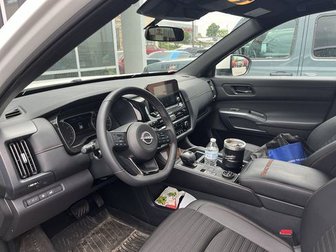 Used 2025 Nissan Pathfinder Rock Creek AWD/4WD image 5