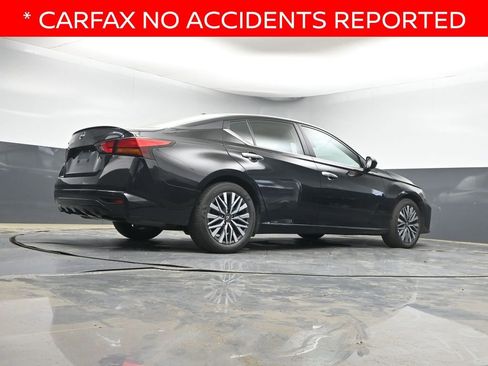 Used 2025 Nissan Altima 2.5 SV image 14