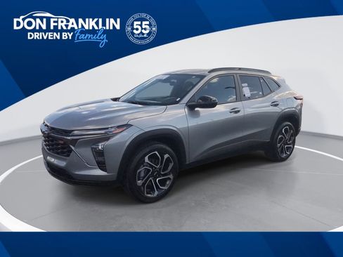 Used 2025 Chevrolet Trax RS w/ Sunroof Package image 1