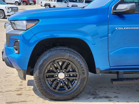 Used 2023 Chevrolet Colorado LT w/ LT Convenience Package II image 25